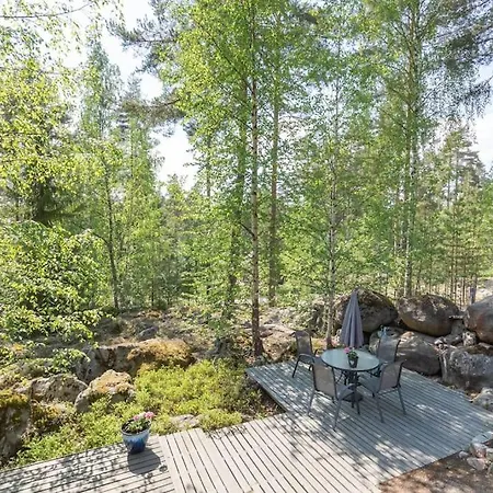 Poukama Paeijaetsalo Chalet *