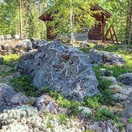Poukama Paeijaetsalo Chalet *