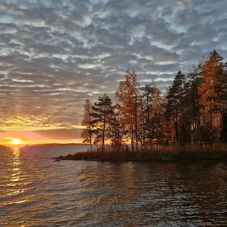 Poukama Paeijaetsalo Chalet