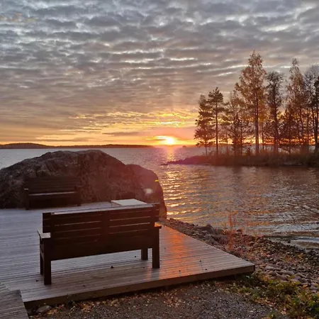 Poukama Paeijaetsalo Chalet
