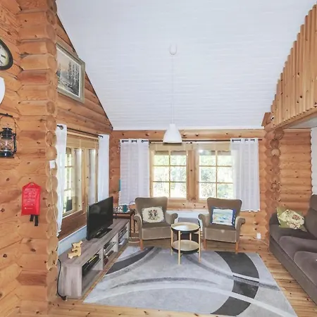 Poukama Paeijaetsalo Chalet *