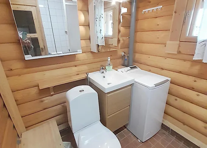 木屋 Poukama Paeijaetsalo *